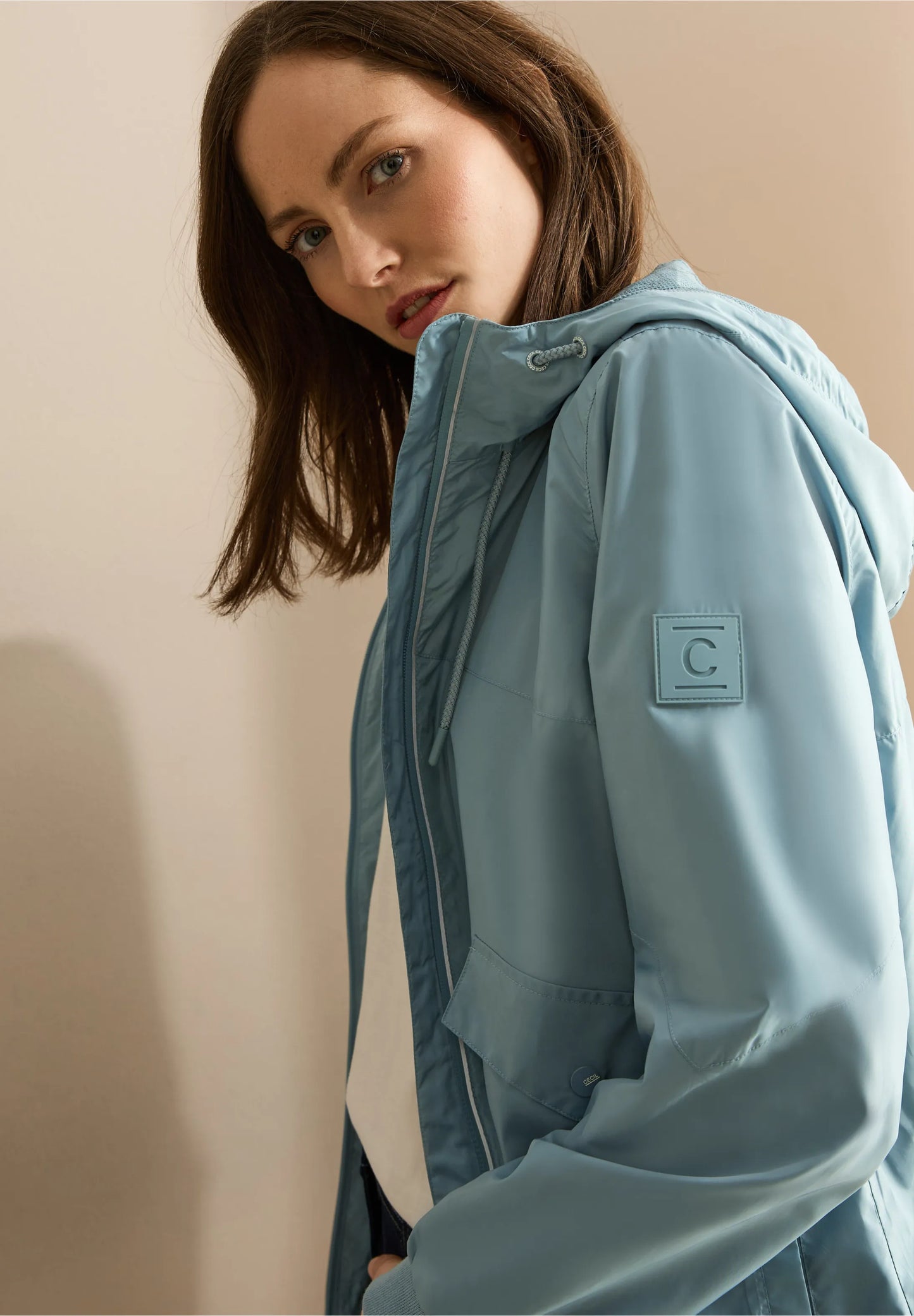 Lightweight Hooded Windbreaker Jacket