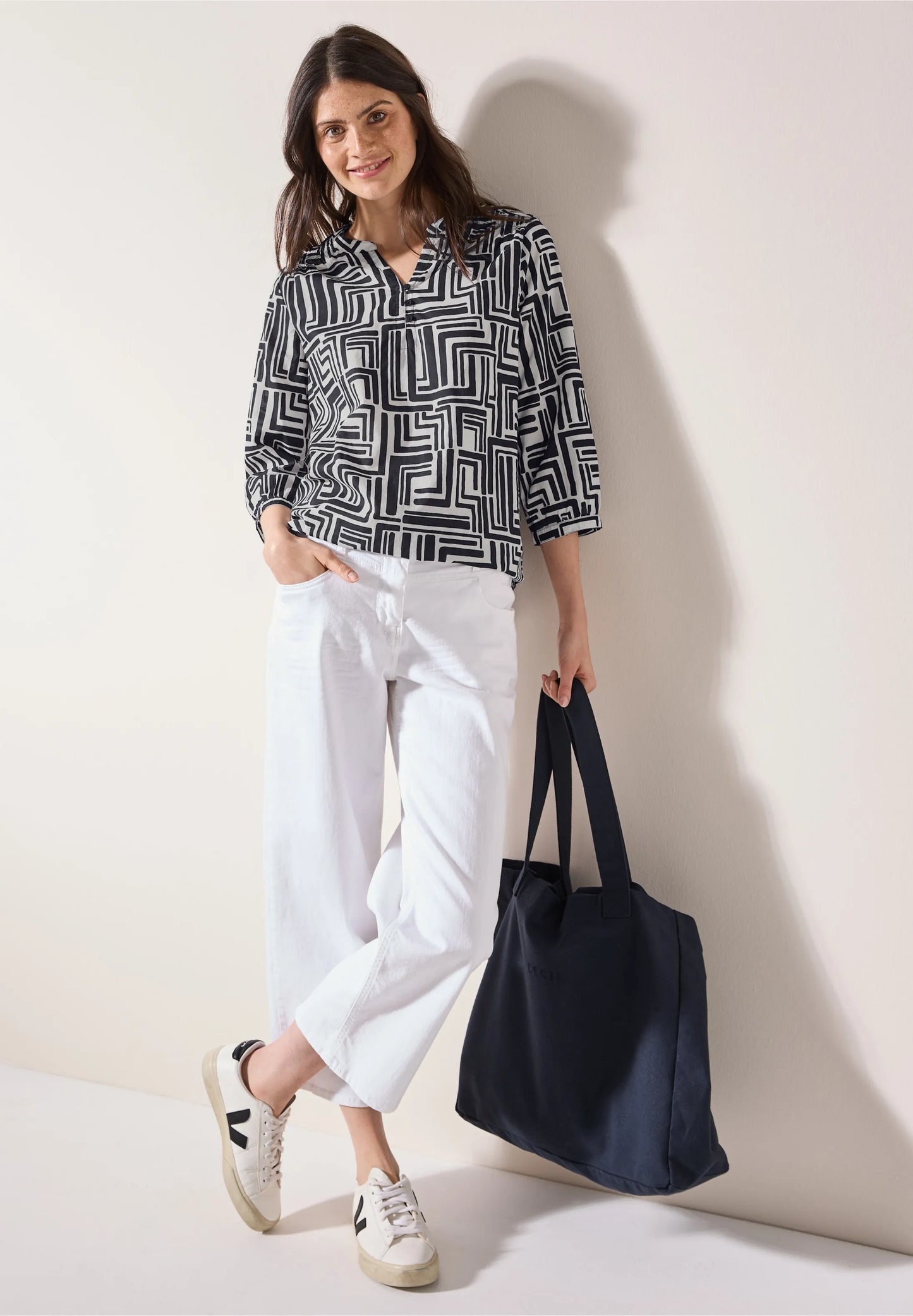 Printed V-Neck Blouse with 3/4 Sleeves, Black