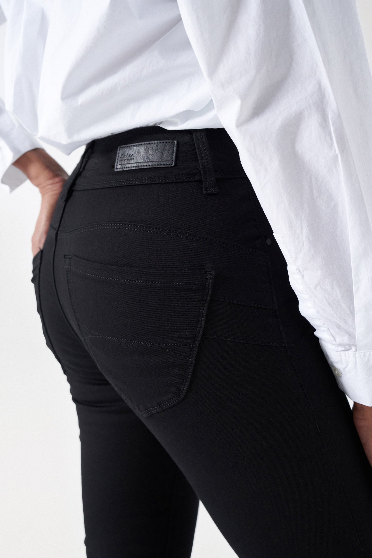 Secret Push in Skinny True Black Jeans