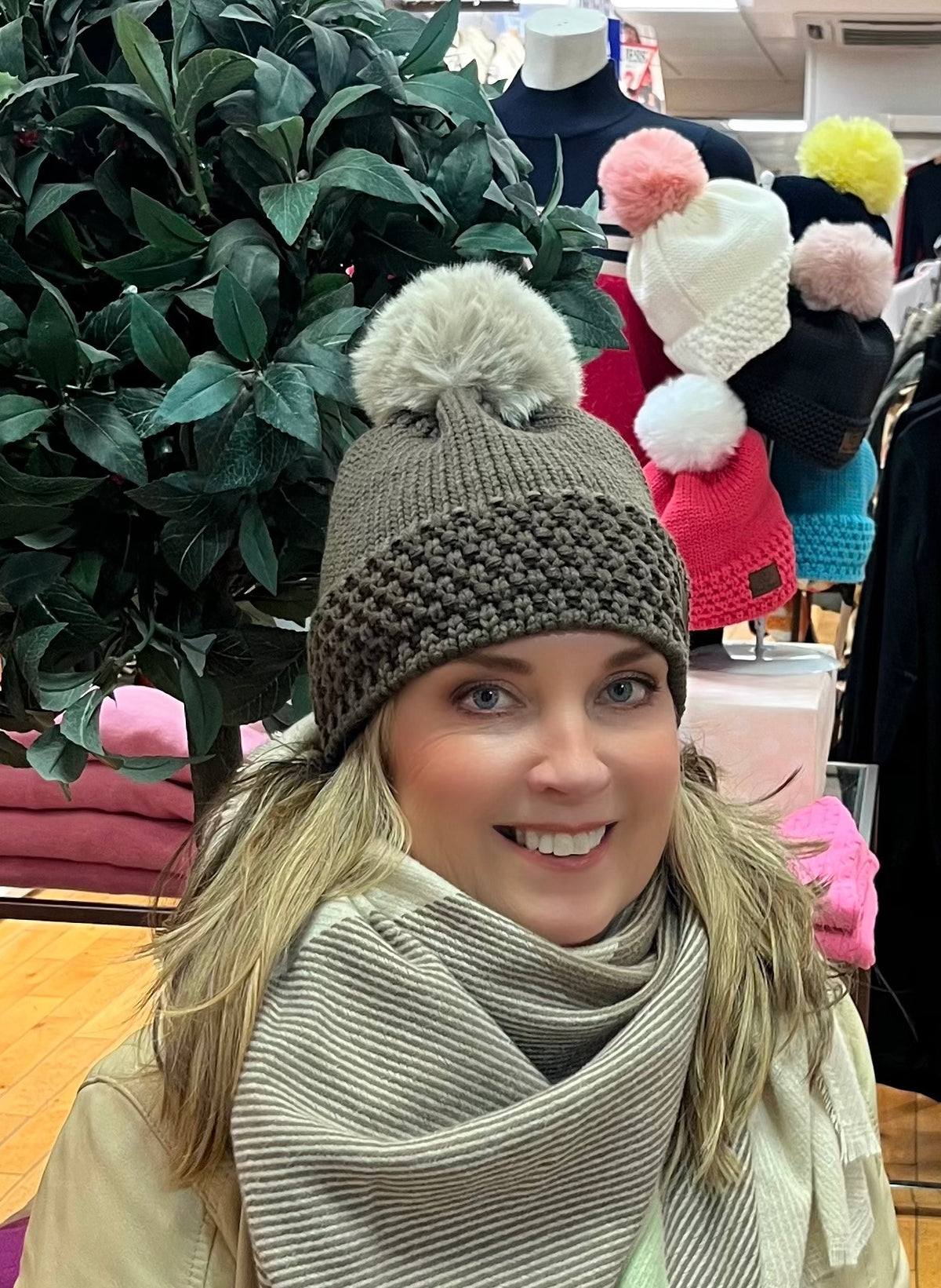Head Huggers Sea Moss Stitch Hat with Detachable Pom-Pom