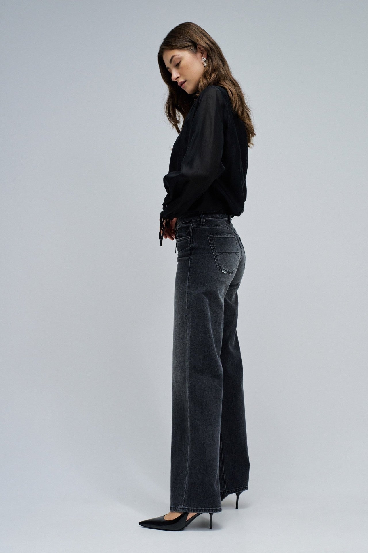 Low Rise Wide Leg Jeans, Black Wash